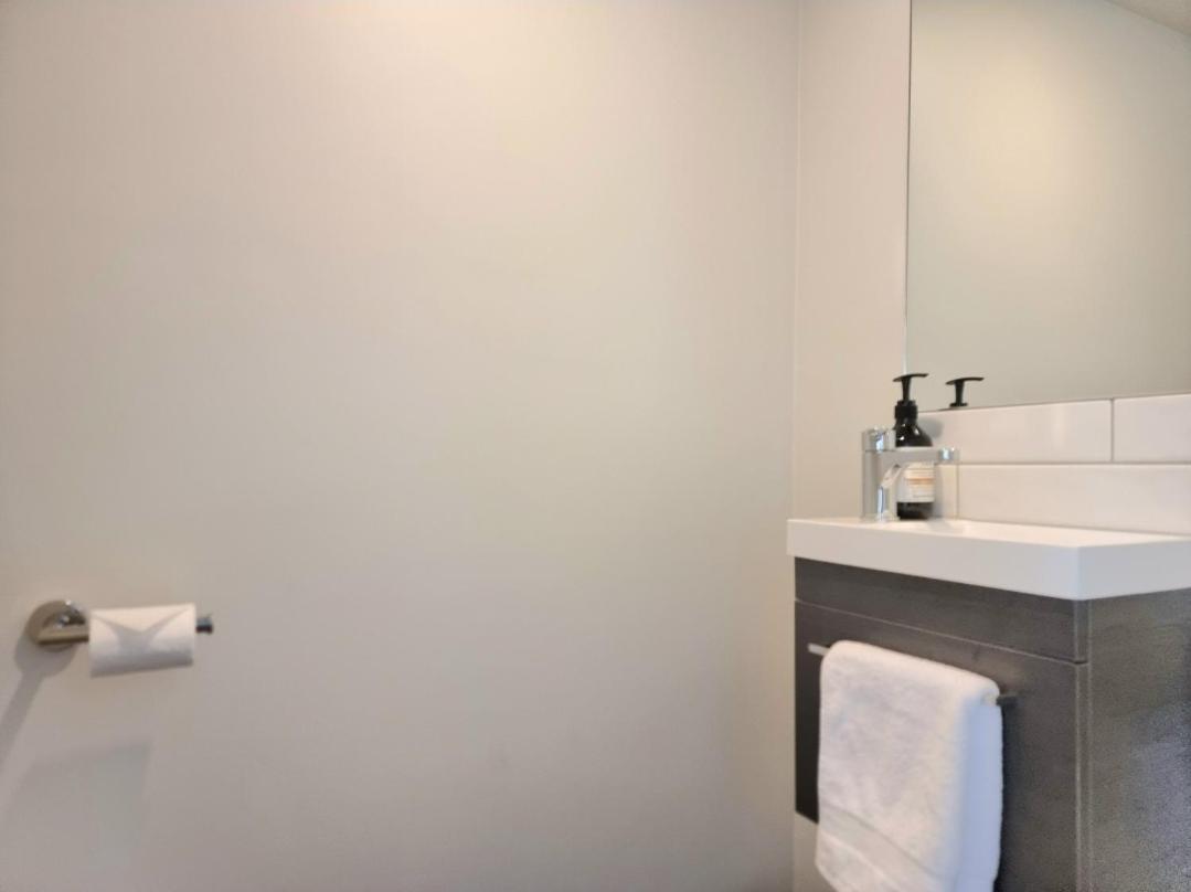 Addington Townhouse With Carpark 8Mins Walk To Hagley Park South Villa Christchurch Bilik gambar